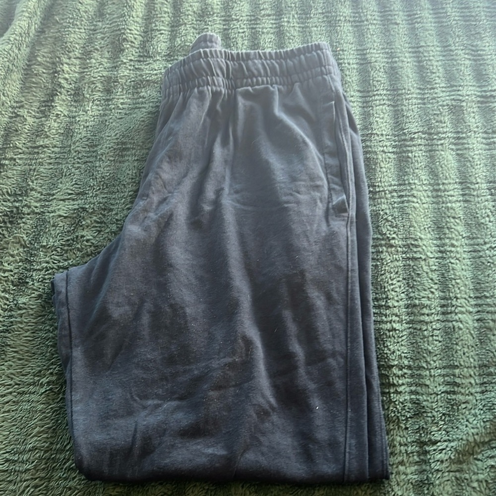 UA jogger light weight men’s size XL